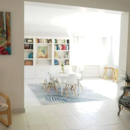 Villa Sta Rita 150m mer, étage entier avec jardin